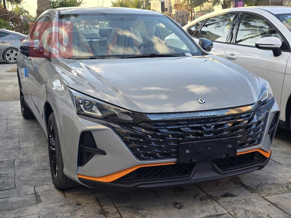 دۆنگ فینگ شاین